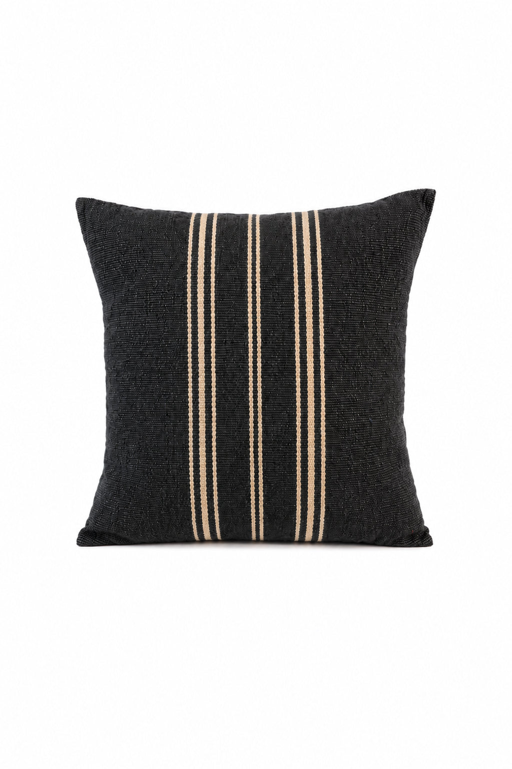 Cojín decorativo tejido color carbón con finas rayas beige verticales al centro